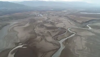 Barajdan geriye nehir yatağı kaldı