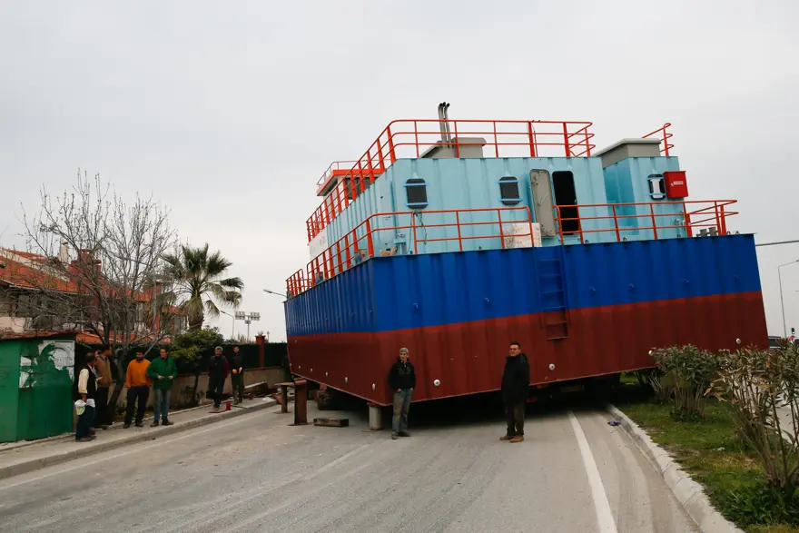 TIR arızalandı, karayolu ulaşıma kapandı 4 TIR arızalandı, karayolu ulaşıma kapandı 4