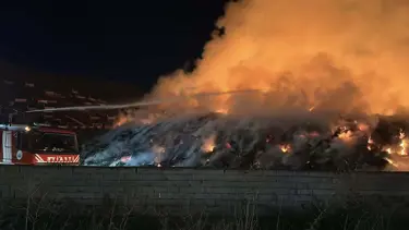 600 tonluk balyalar yandı