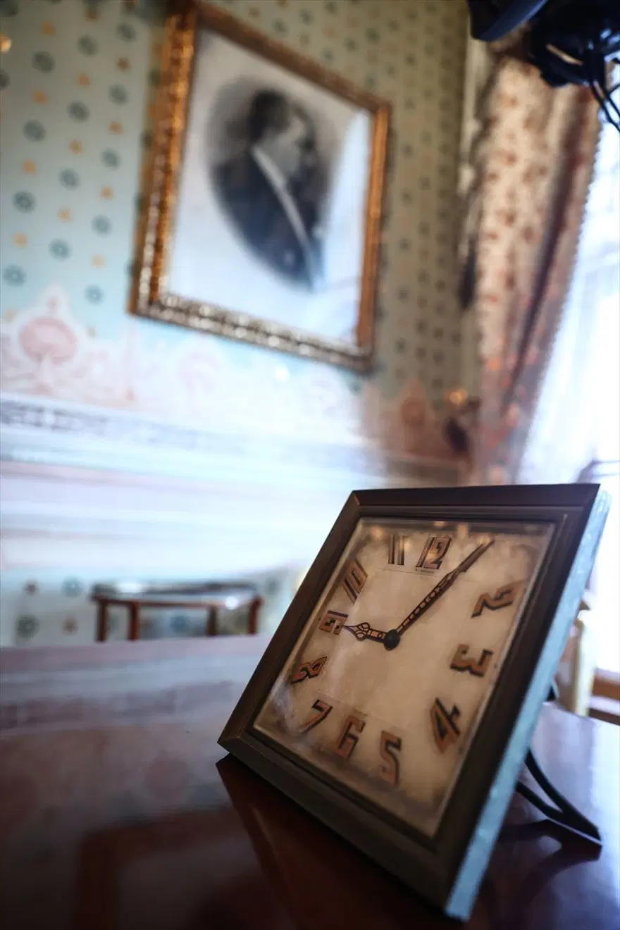 Büyük Önder Atatürk Dolmabahçe'de anıldı 4