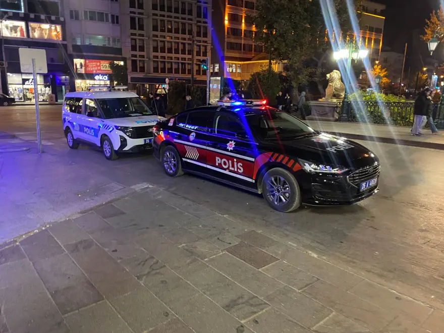 Eskişehir'de korku dolu anlar: Telefondaki konuşmayı üzerine aldı, defalarca bıçaklandı 4