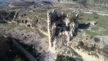 Hatay'daki Koz Kalesi de depremlerde hasar gördü