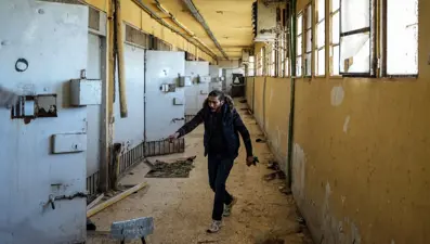 Eski mahkum Esad’a seslendi: “Ben ölmedim, buradayım ve yaşıyorum”