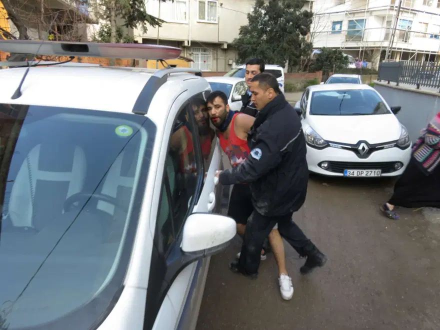 Maltepe'de polisten kaçan şüpheli ortalığı birbirine kattı 6 Maltepe'de polisten kaçan şüpheli ortalığı birbirine kattı 6