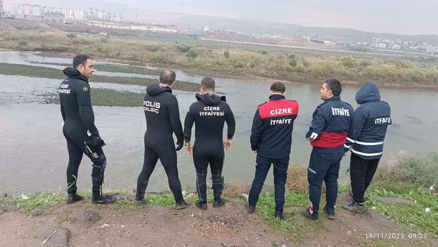 3 gündür haber alınamayan Mehmet için Dicle Nehri’nde arama 5 3 gündür haber alınamayan Mehmet için Dicle Nehri’nde arama 5