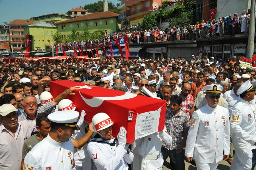 Türkiye şehitlerini uğurluyor 12