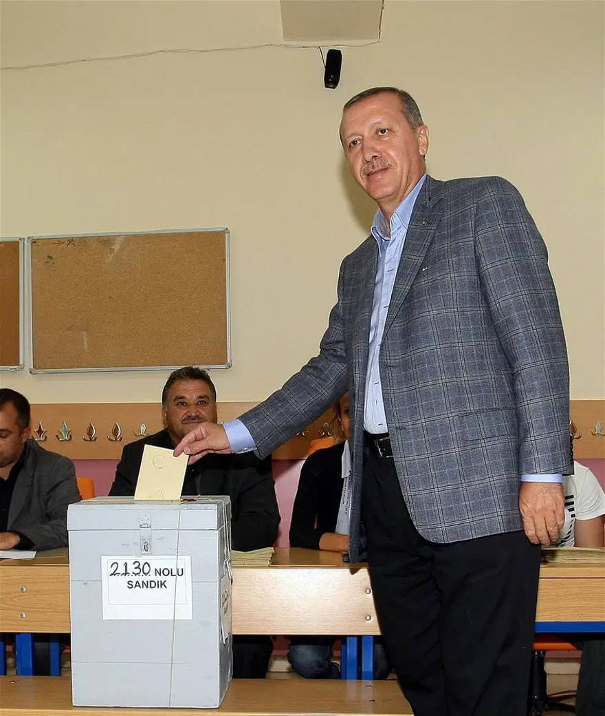 Türkiye sandık başındaydı 70