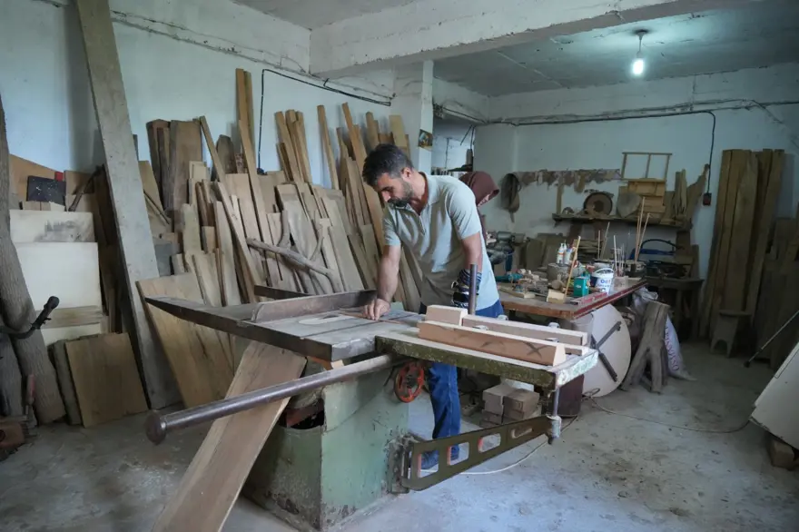 İş kazasında bacağını kaybetti, devlet desteğiyle hayata tutundu: Kendi atölyesinde üretiyor 4