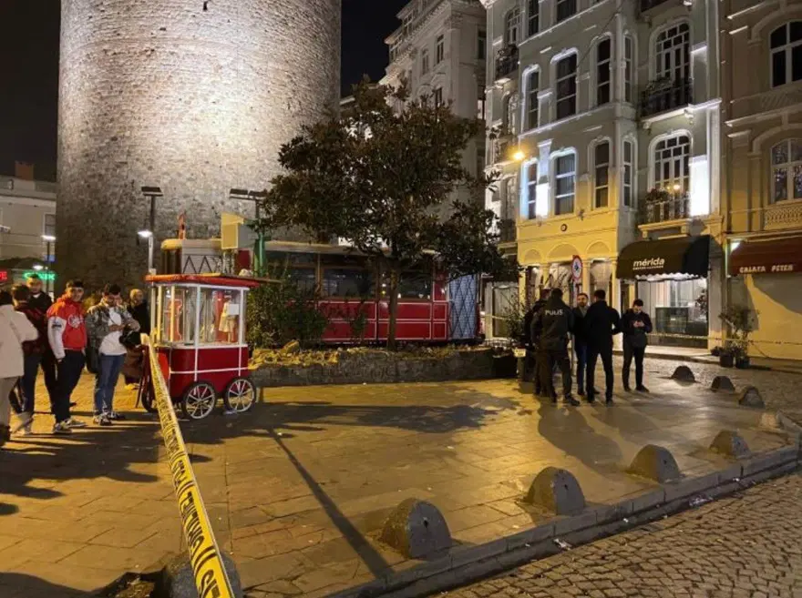 Galata'da şüpheli çanta paniği 6 Galata'da şüpheli çanta paniği 6