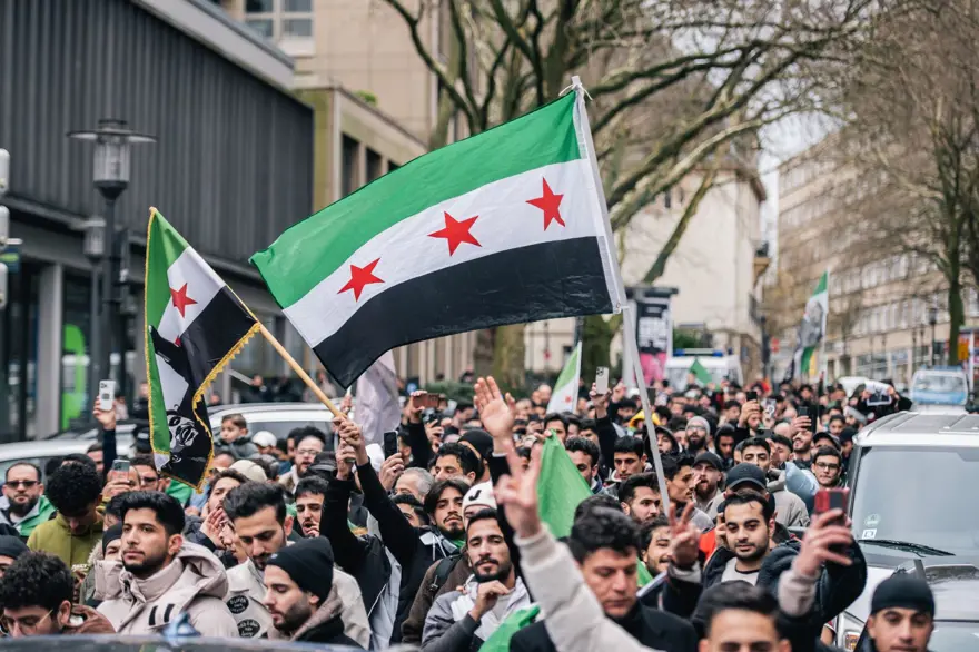 Avrupa'daki Suriyeliler, Baas rejiminin devrilmesini kutladı 22