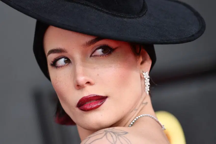 28. yaşına özel 28 fotoğrafla Halsey 3 28. yaşına özel 28 fotoğrafla Halsey 3