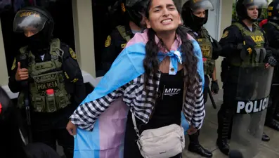 Peru'da 7 cinsiyet kimliğini “akıl hastalığı” sayan kararname protesto edildi