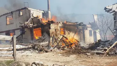Yangın köyün yarısını kül etti