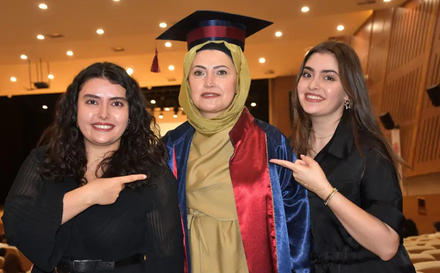 İki kanseri yendi: 49 yaşında üniversite birincisi oldu İki kanseri yendi: 49 yaşında üniversite birincisi oldu