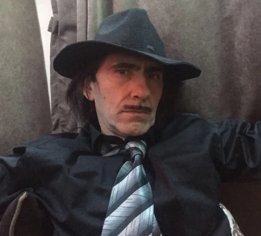 Burak Özçivit'ten yeni imaj: Tatil başlar  (Ünlülerin değişimi) 28