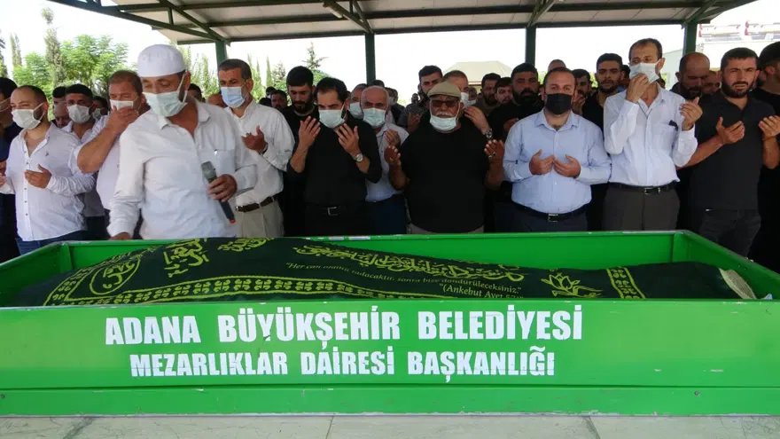'Tostçu Mahmut' olarak bilinen Anıl Kurt'a gözyaşlarıyla veda 7 'Tostçu Mahmut' olarak bilinen Anıl Kurt'a gözyaşlarıyla veda 7