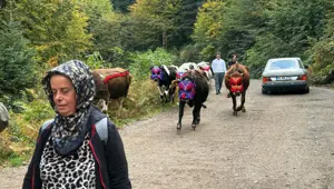 Asırlık gelenek sürdürülüyor: Renkli dönüş şöleni