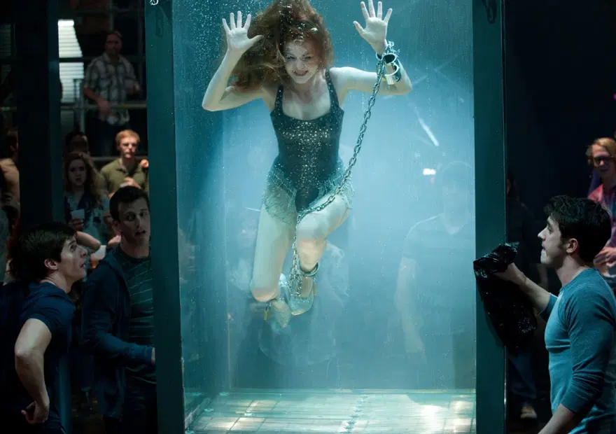 ISLA FISHER 25 ISLA FISHER 25