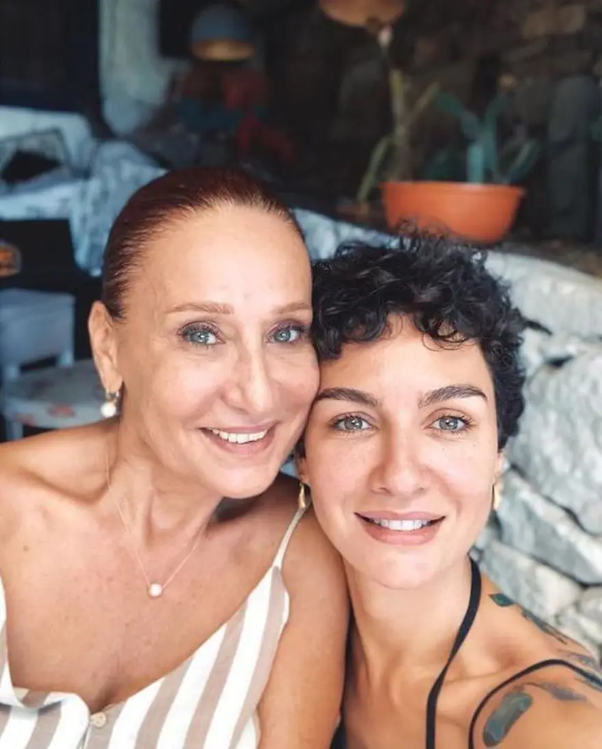 BİRCE AKALAY: GÜZEL ANNEM 14 BİRCE AKALAY: GÜZEL ANNEM 14