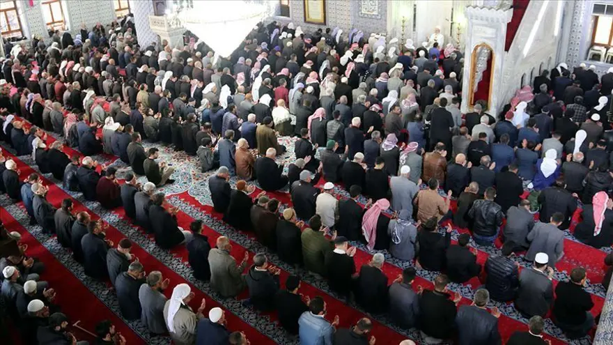 CUMA NAMAZI EN AZ KAÇ KİŞİYLE KILINIR? 3