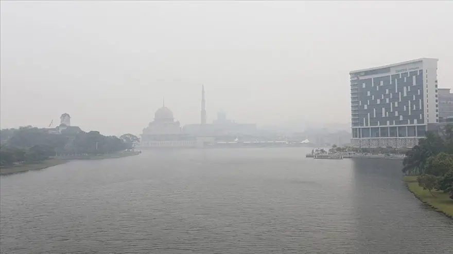 Malezya'nın idari başkenti Putrajaya duman bulutları altında 6