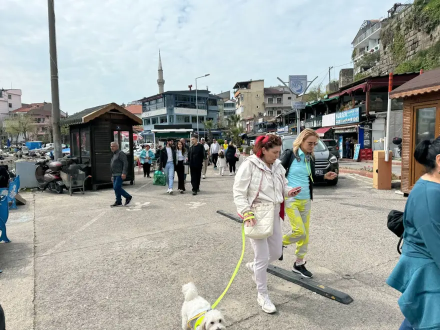 1 günde 20 bin araç gelince ilçeye girişler kapatıldı! 11