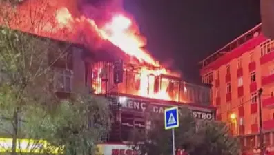 İstanbul'da gece yarısı yangın paniği