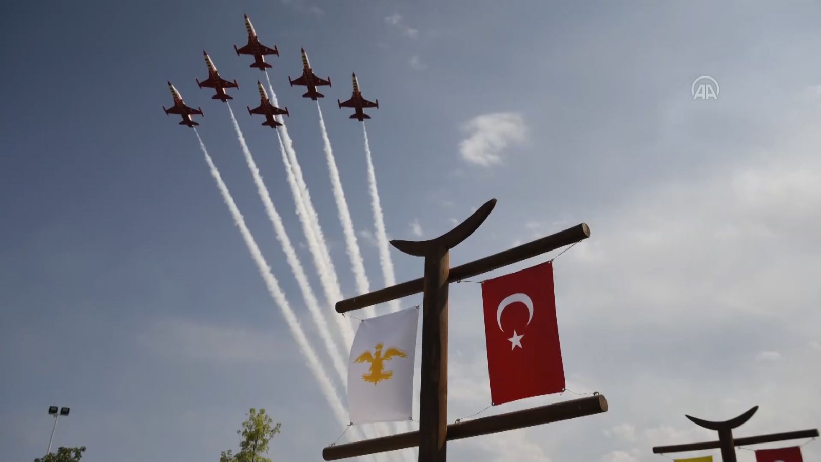 Türk Yıldızları Malazgirt Zaferi'nin 950'nci yıl dönümü için uçtu