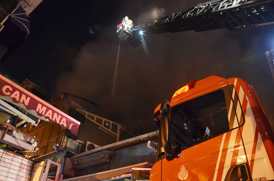 Kadıköy'de restoran yangını 4