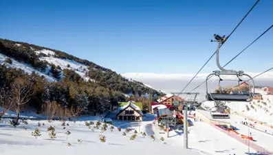 TikTok fenomeninin paylaşımı kayak merkezinde kaosa yol açtı: 10 bin kişi akın etti!