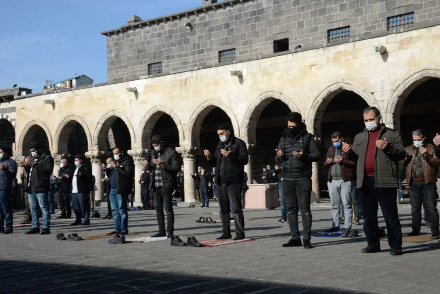Cuma namazının ardından 'Yağmur duası' yapıldı 18