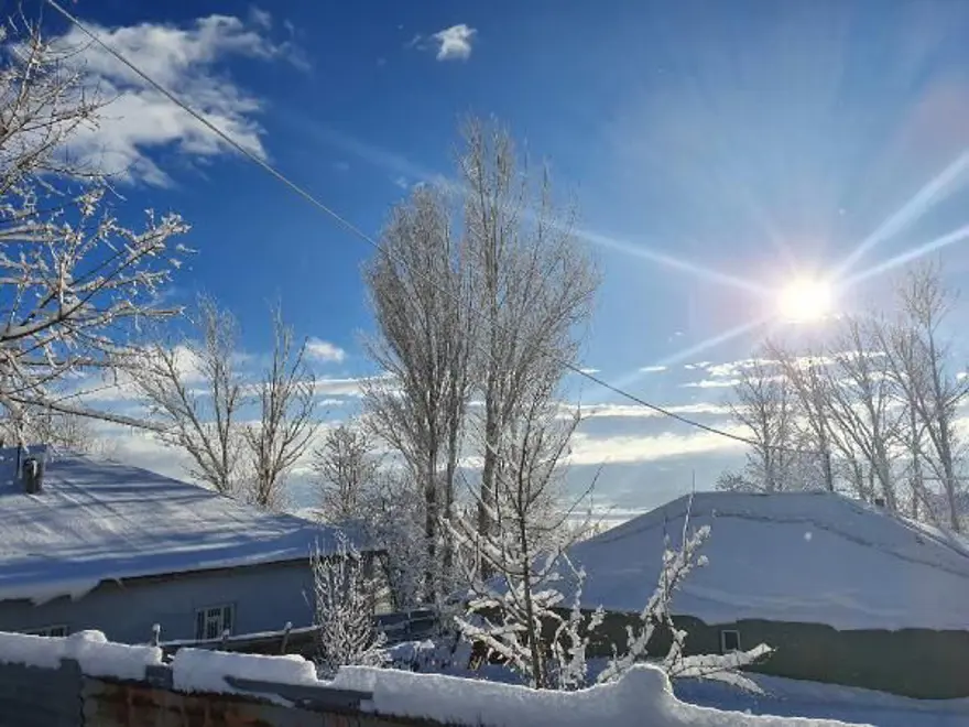 Karlıova'da kar yağışına rağmen 'kuraklık' korkusu 