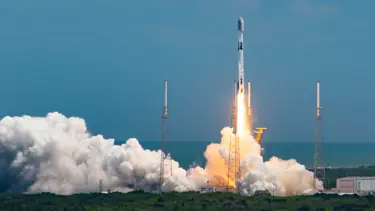 SpaceX’e ait uzay enkazları Avustralya’da boş araziye düştü