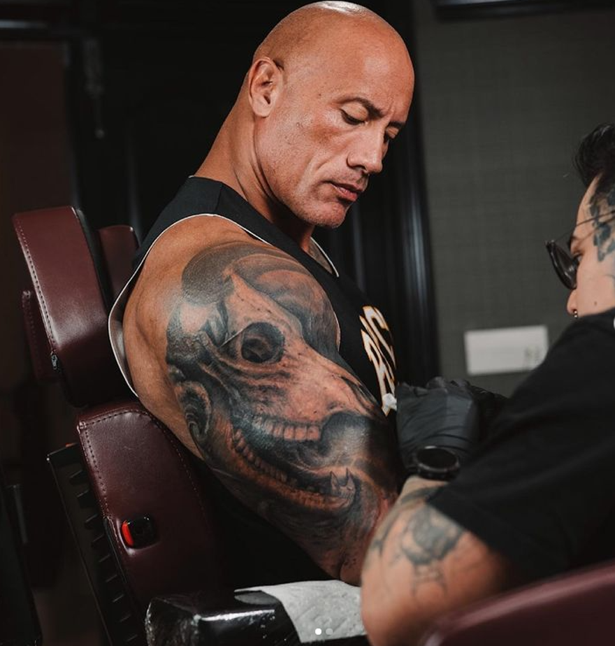 Dwayne 'The Rock' Johnson'ın  yeni dövmesinin yapımı 30 saat sürdü 