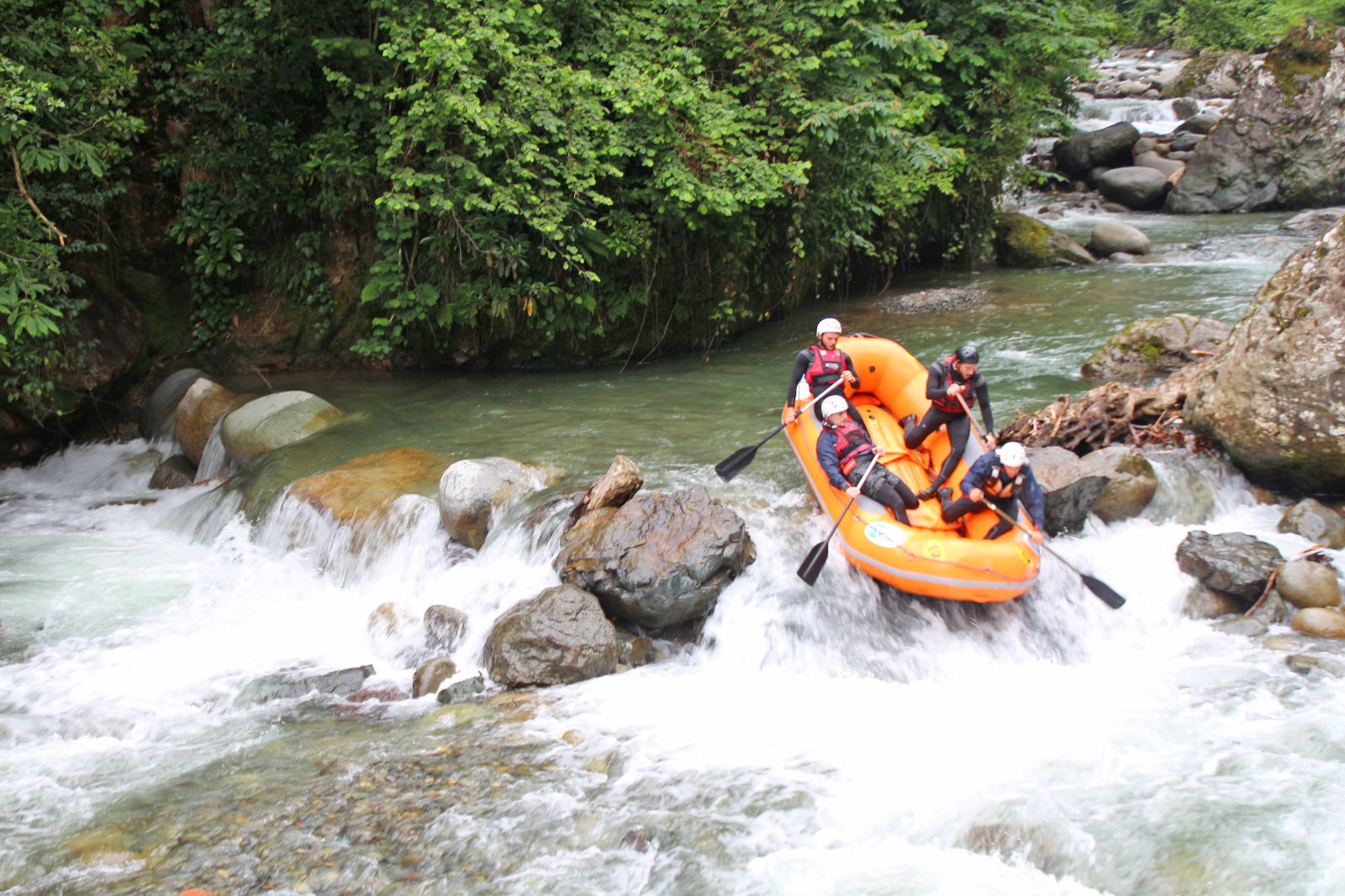 Türkiye'de yeni bir rafting parkuru açıldı: Rize Tunca Vadisi