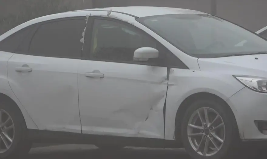 Yoğun yağış sonrası istinat duvarı çöktü, araçlar altındakaldı 4 Yoğun yağış sonrası istinat duvarı çöktü, araçlar altındakaldı 4