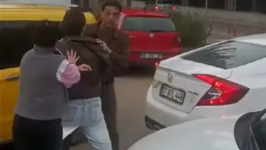 Kadınla tartışanları uyardı, saldırıya uğradı!