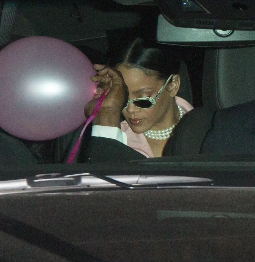 PEMBE BALONLA SAKLANDI 3 PEMBE BALONLA SAKLANDI 3