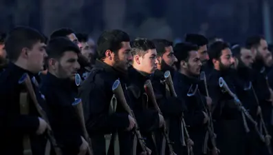 Esad destekçilerini avlıyorlar: Yeni Suriye'nin ilk polisleri göreve hazır!