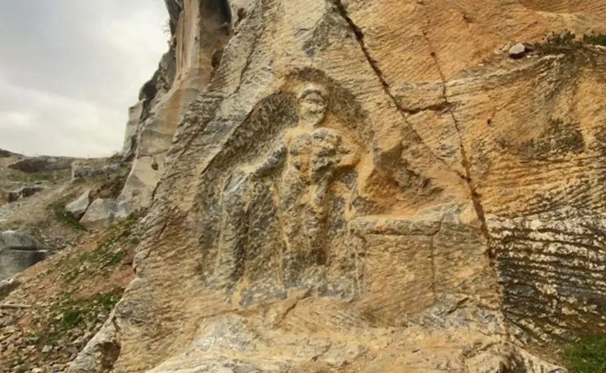 2 bin yıllık Herkül'ü delik deşik ettiler 