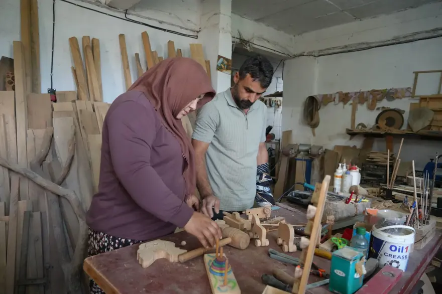 İş kazasında bacağını kaybetti, devlet desteğiyle hayata tutundu: Kendi atölyesinde üretiyor 5