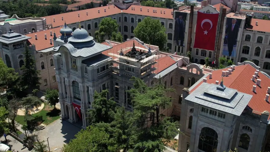 Üsküdar'da tarihi binanın kubbesi yanarak çökmüştü: Çalışmalar havadan görüntülendi 4