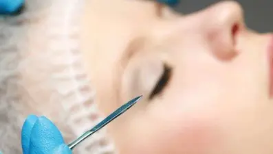 Estetikte yetki tartışması ('Dişçiler bile yapıyor')