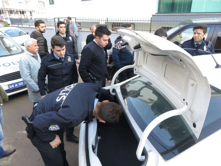 Maltepe'de polisten kaçan şüpheli ortalığı birbirine kattı 1 Maltepe'de polisten kaçan şüpheli ortalığı birbirine kattı 1