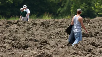 Halka açık elmas madeni: Bulan yanında götürebiliyor