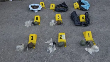 Durdurulan otomobilden el bombaları ve fişekler çıktı (2 kişi DAEŞ üyeliği şüphesiyle gözaltında)