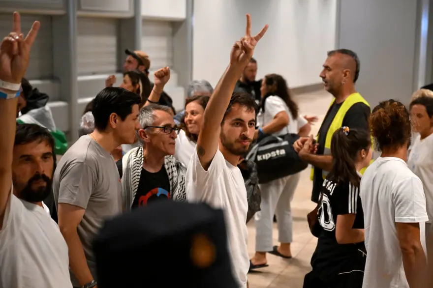 Sumud aktivistleri kahramanlar gibi karşılandı 7 Sumud aktivistleri kahramanlar gibi karşılandı 7