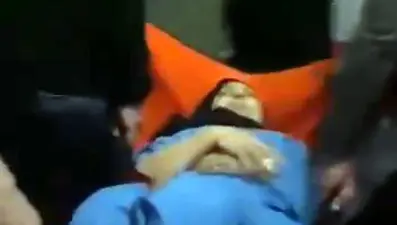 Teravih namazında eşek şakası! Taburesi çekilen kadın yaralandı