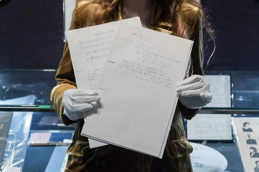 Ünlülerin eşyaları Londra'daki Bonhams Müzaye Evi'nde açık artırmada 5 Ünlülerin eşyaları Londra'daki Bonhams Müzaye Evi'nde açık artırmada 5