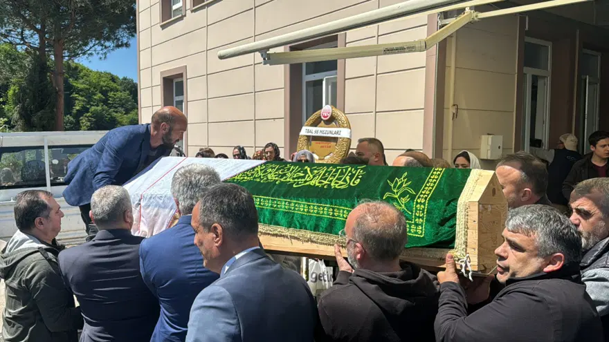Saadet öğretmene gözyaşlarıyla veda 8 Saadet öğretmene gözyaşlarıyla veda 8